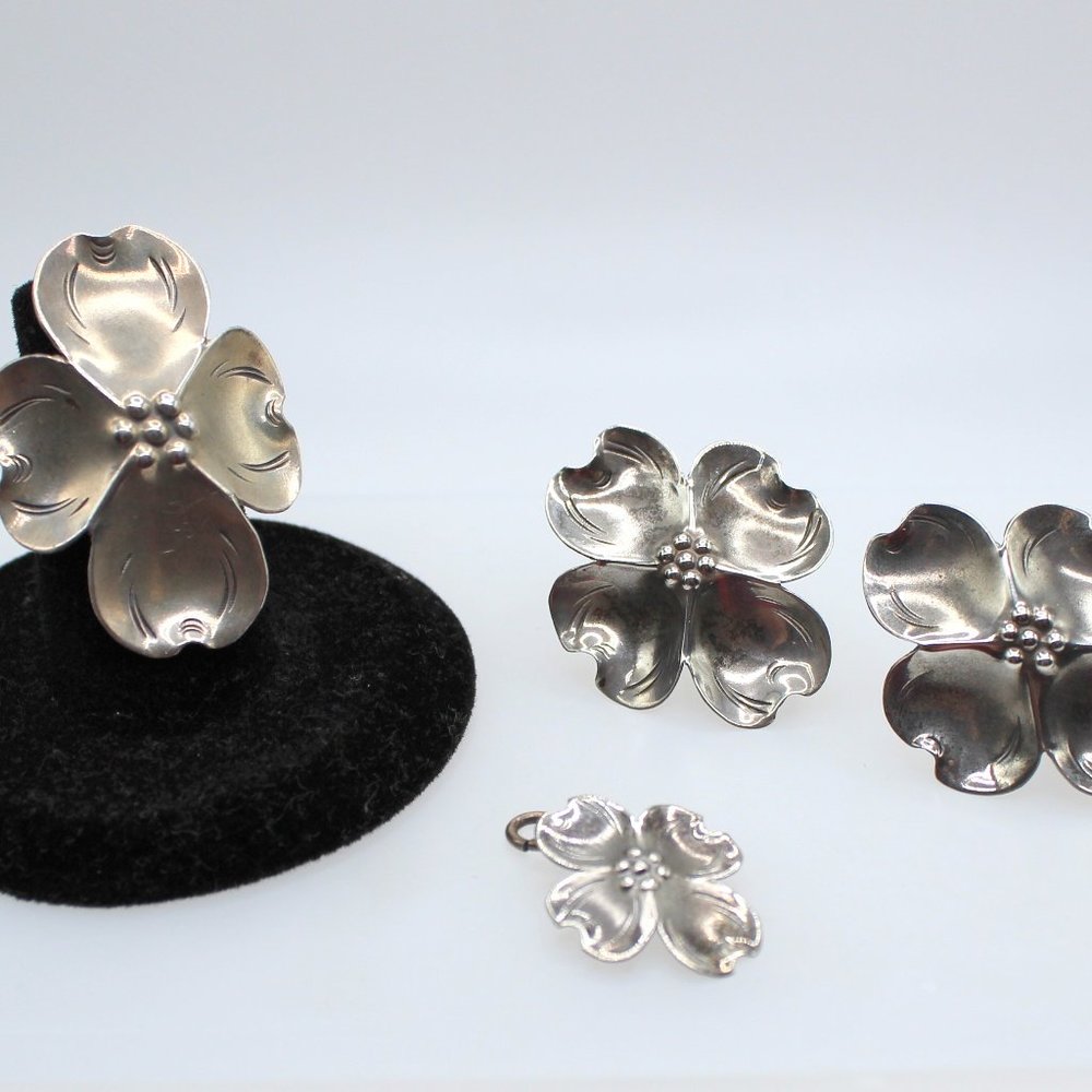 Vintage Stuart Nye Dogwood Set